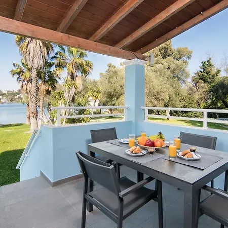 Blue & White Velvet 20M From The Beach Danilia Exterior photo