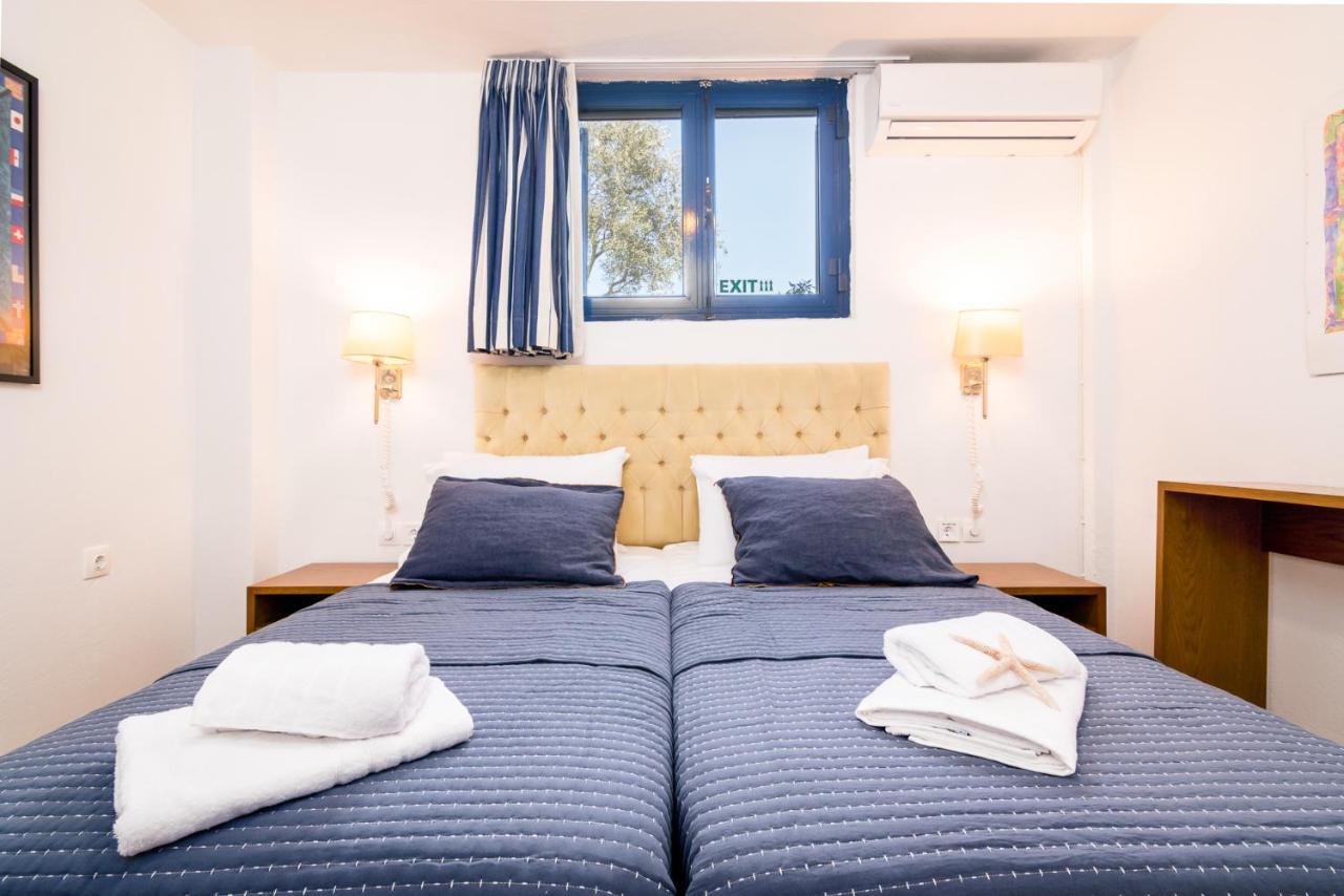 Apartment Blue & White Velvet 20m From The Danilia